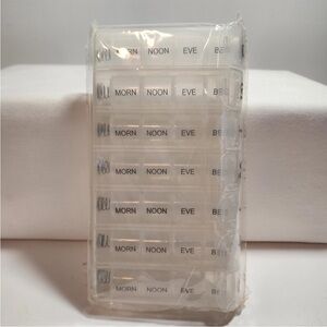 Weekly Pill Organizer - 4 Times
Times a Day - Pill Box - 7 Day -NEW